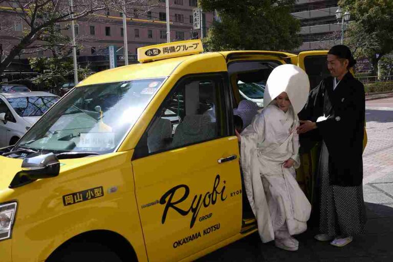 H30.5月吉日 JPN TAXI（ジャパンタクシー）と花嫁！！ 岡山交通株式会社【岡山市・倉敷市・福山市のタクシー・ハイヤー・貸切バス